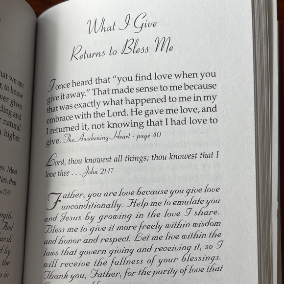 "Embraced By The Light" Hardcover Book by Betty J. Eadie - Picture 6 of 10